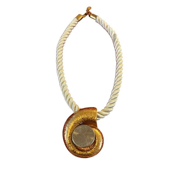 Gorgeous Shimmery Nautilus Goldtone Pendant on Pearly Looking Rope Chain. - Picture 6 of 6